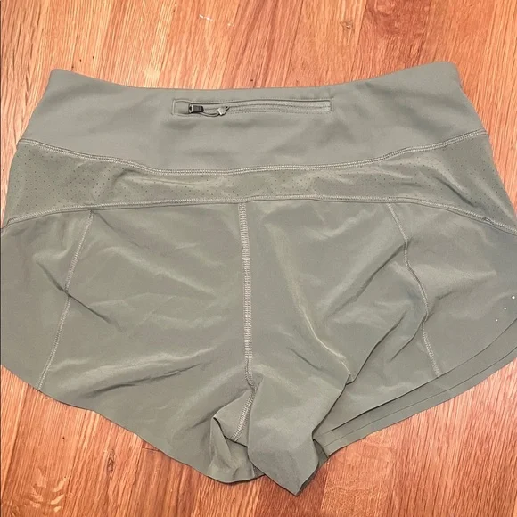 Athleta Sage Green Women's Athletic Shorts - Picture 3 of 3
